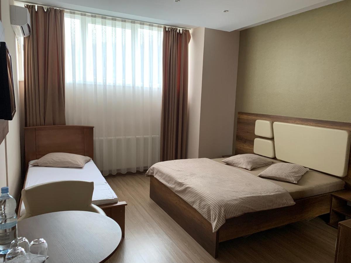 Hotel Antika Peje Bagian luar foto