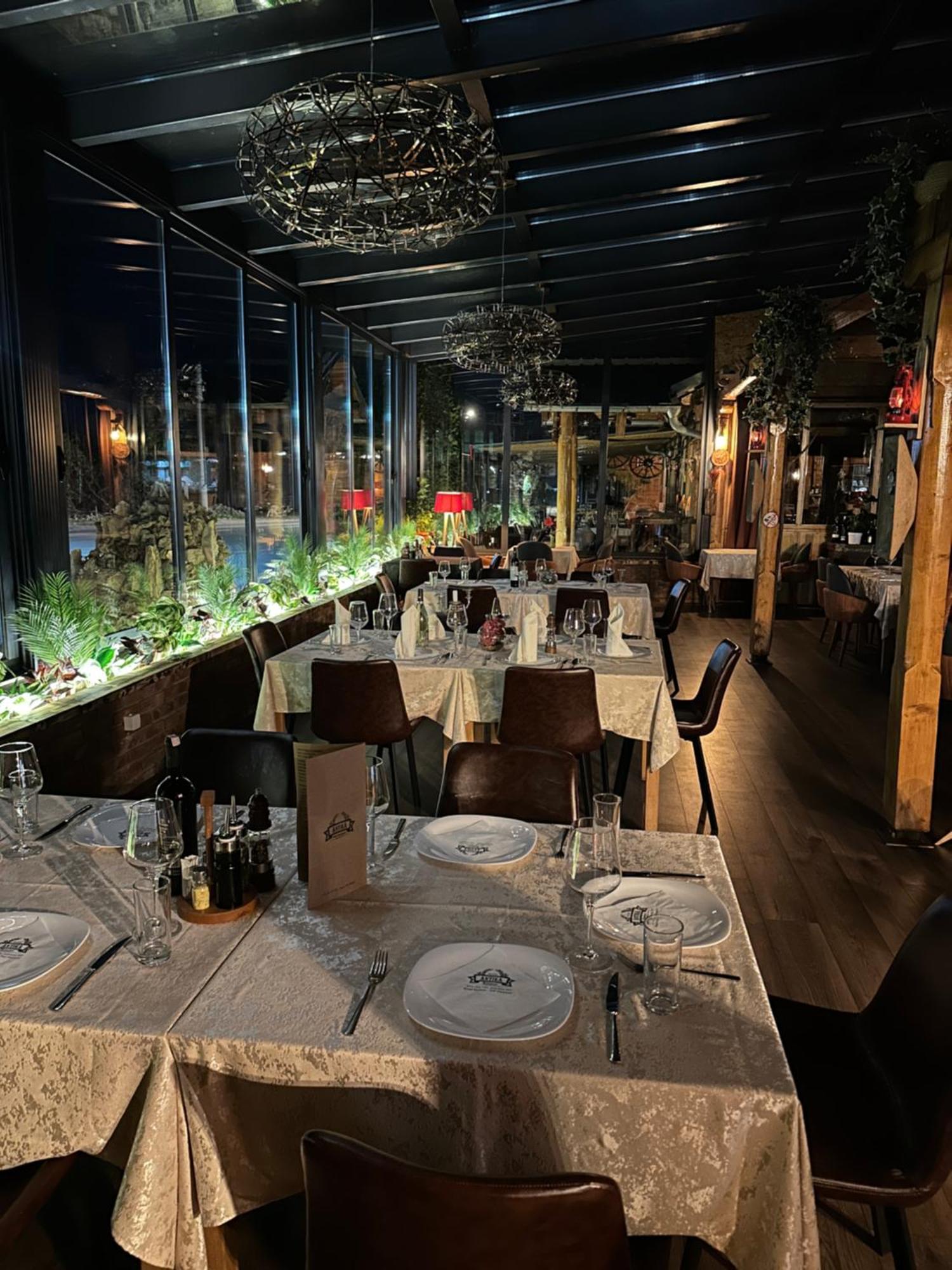 Hotel Antika Peje Bagian luar foto