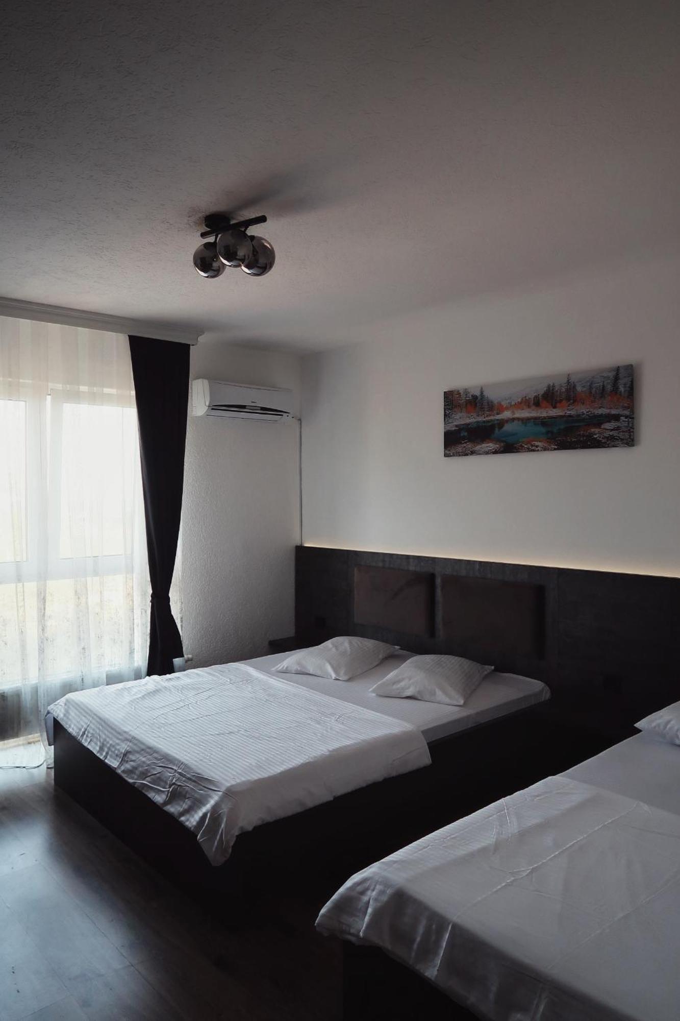Hotel Antika Peje Bagian luar foto