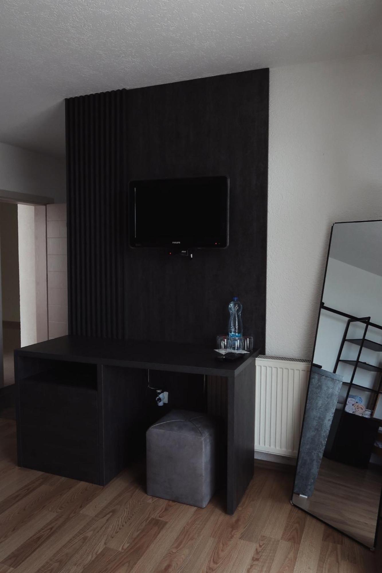 Hotel Antika Peje Bagian luar foto