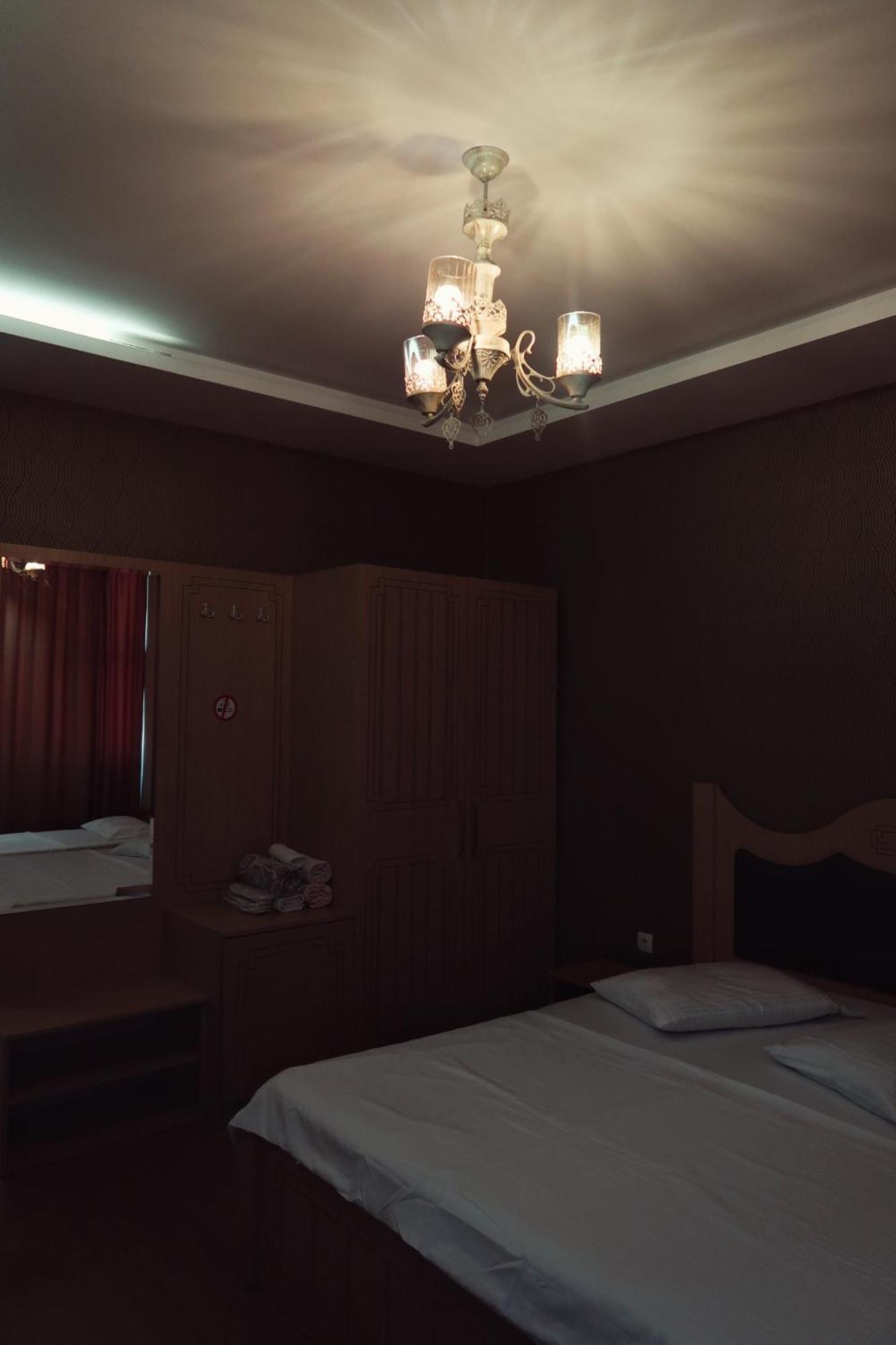 Hotel Antika Peje Bagian luar foto