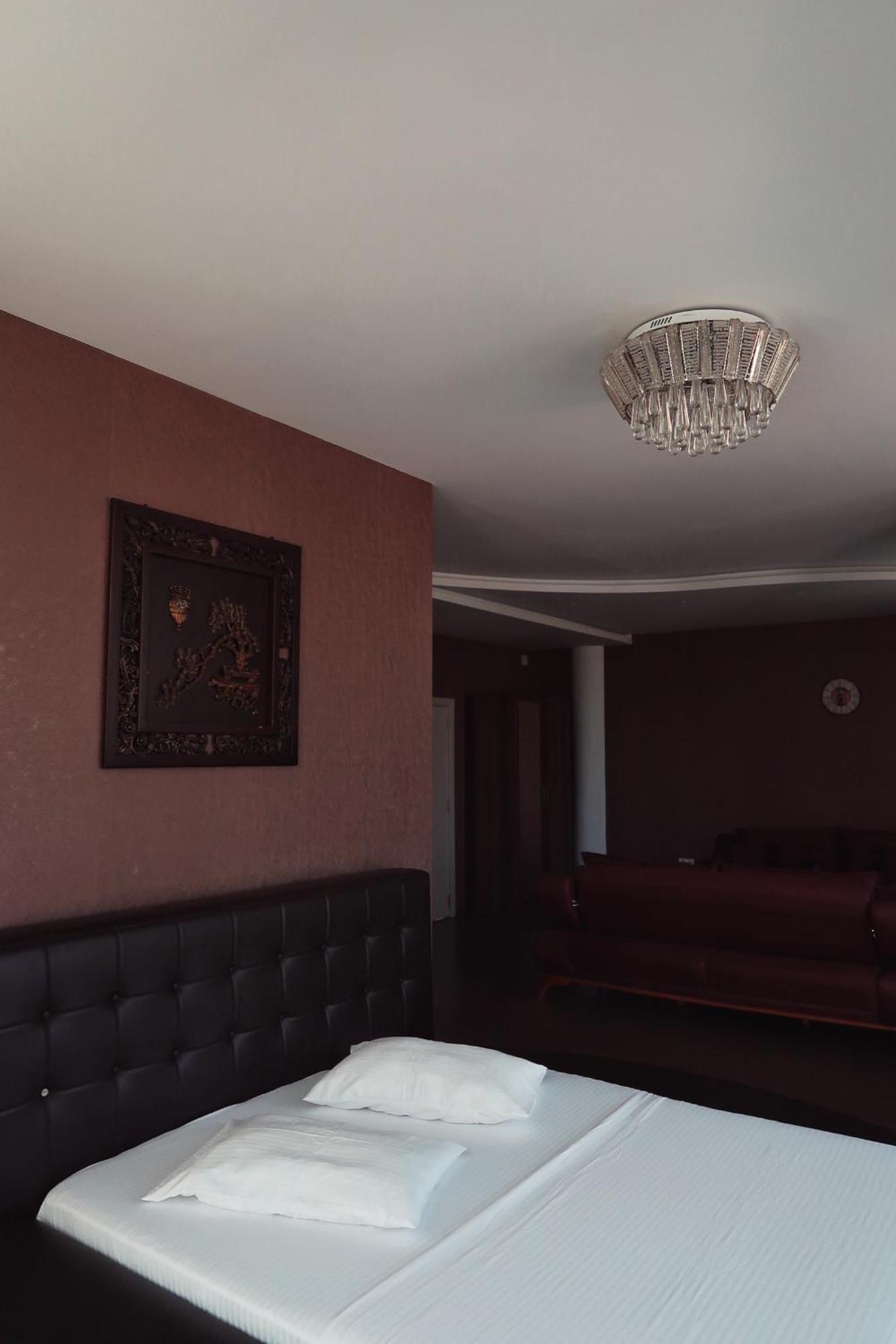 Hotel Antika Peje Bagian luar foto