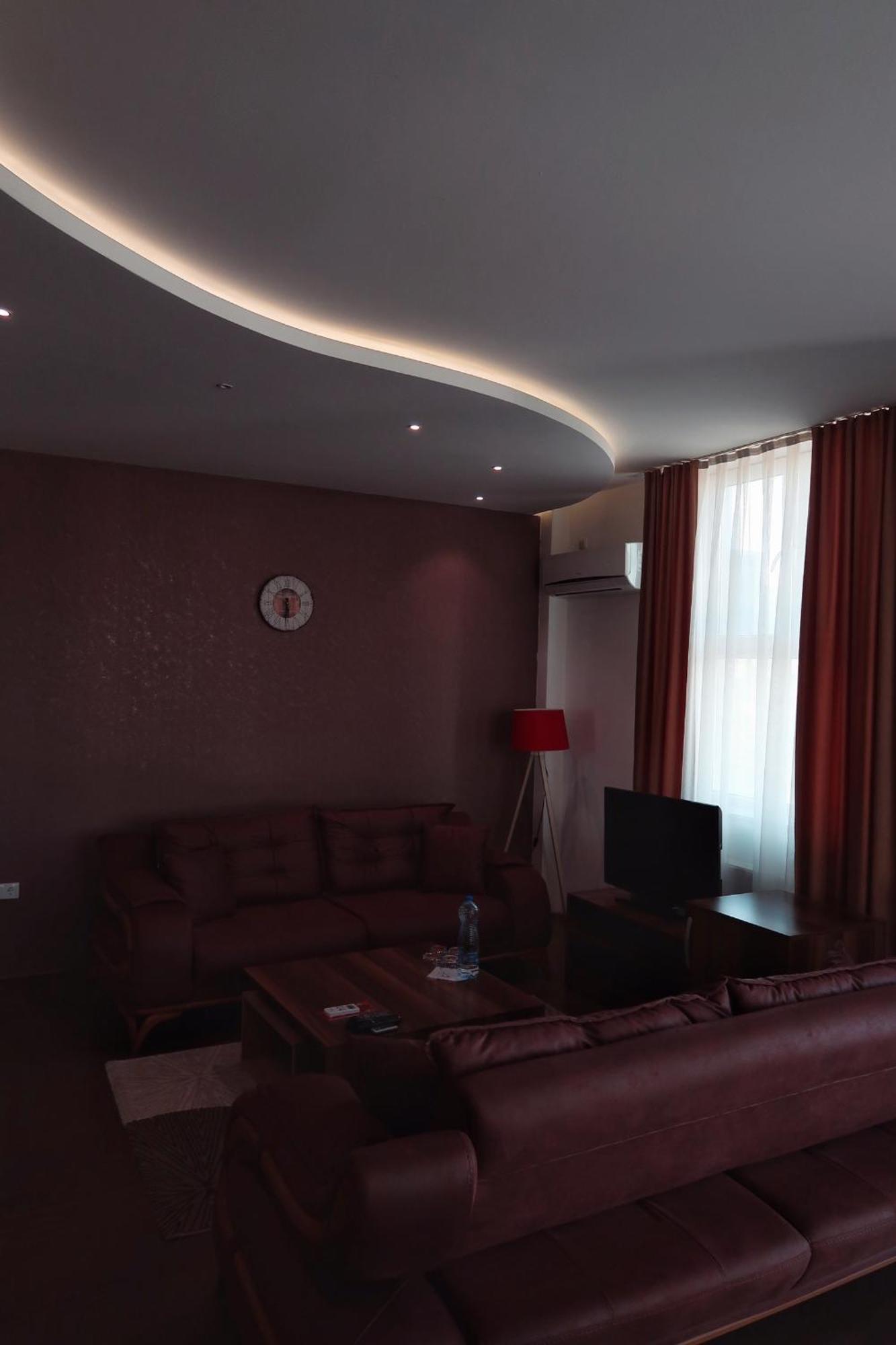 Hotel Antika Peje Bagian luar foto