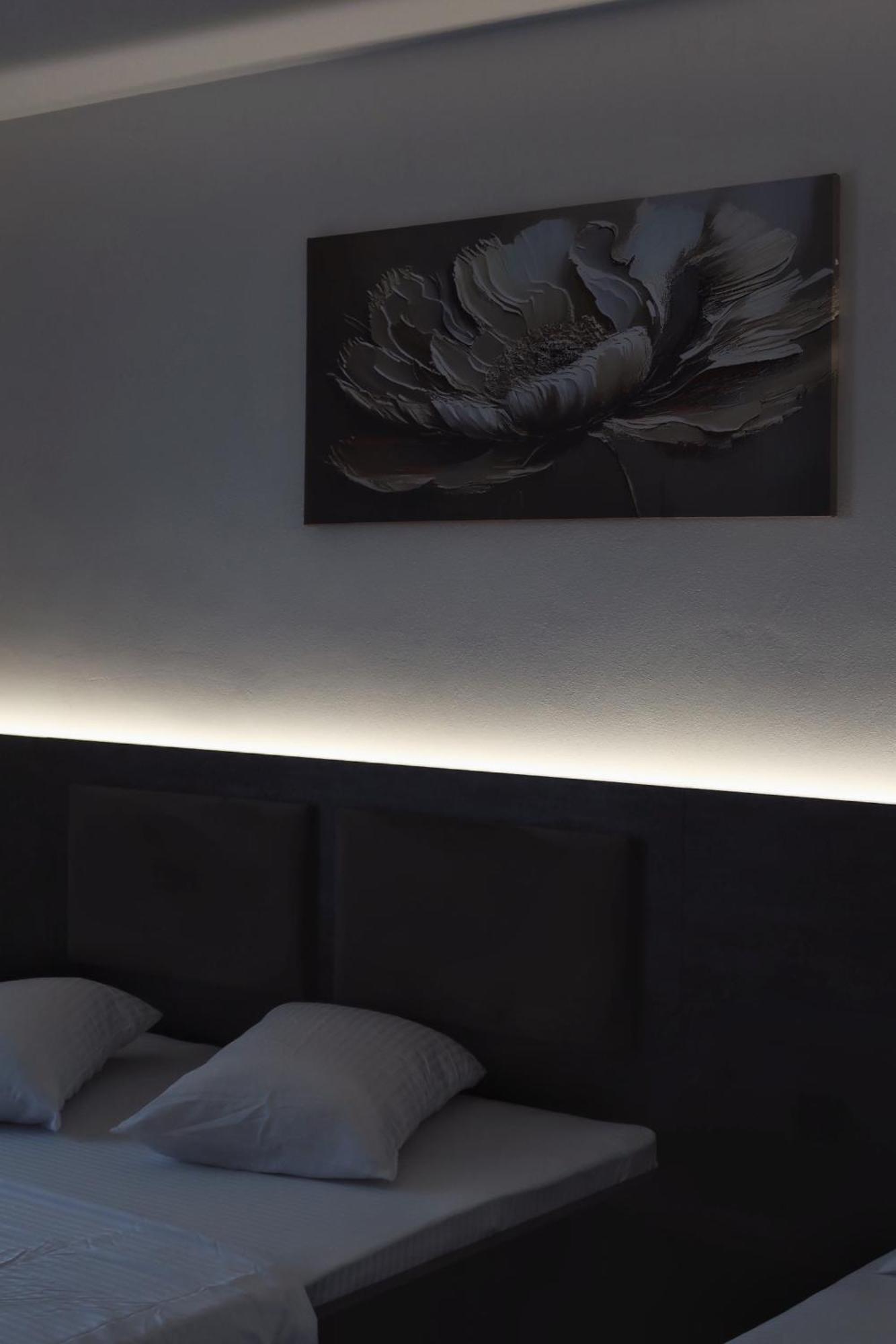 Hotel Antika Peje Bagian luar foto