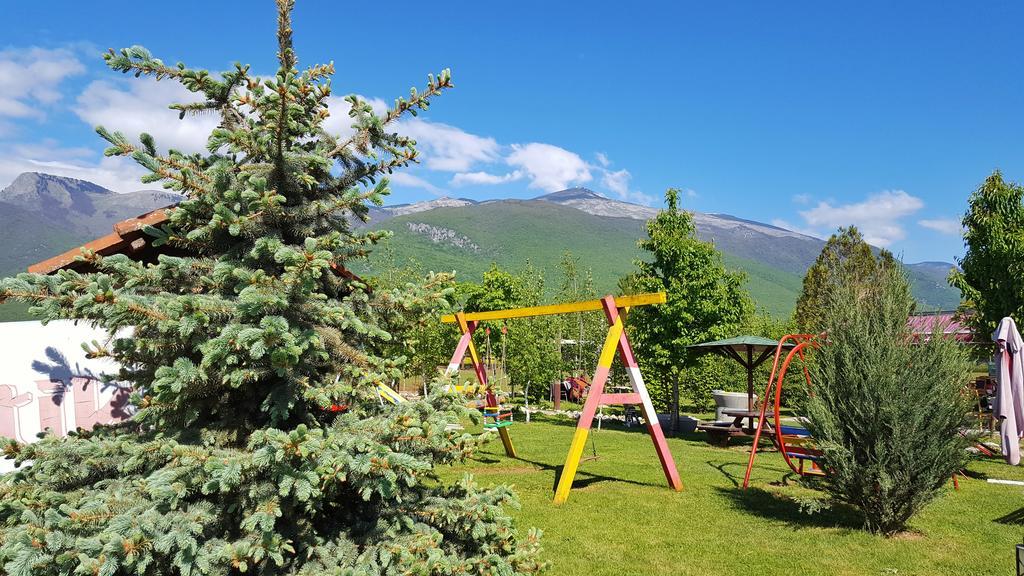 Hotel Antika Peje Bagian luar foto